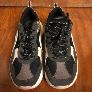 Skechers Sierra Sneakers Sz 8.5